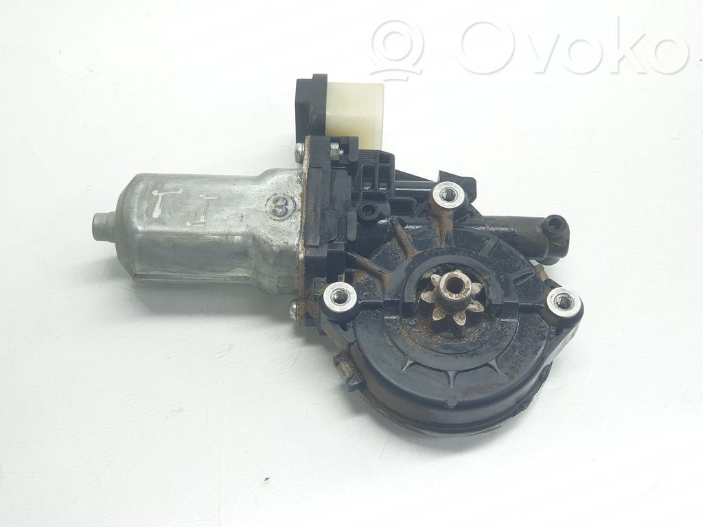 Mitsubishi L200 Moteur de lève-vitre de porte arrière