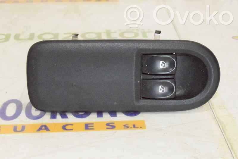 Renault Clio III Interruptor del elevalunas eléctrico 