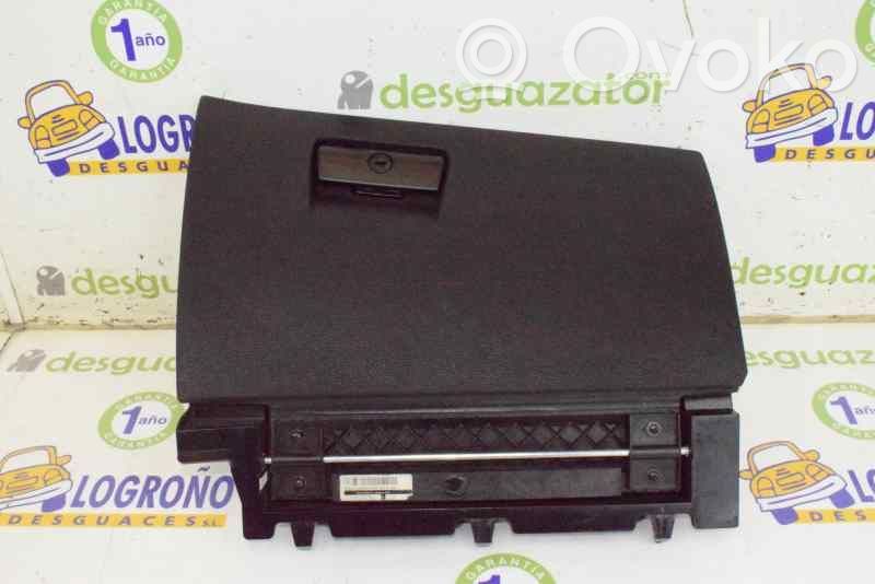 Guantera   51163422601