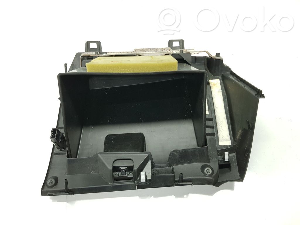 Mazda CX-3 Glove box 