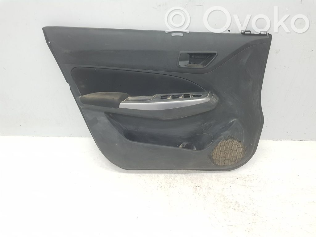 Suzuki Swift III Boczki / Poszycie drzwi przednich 