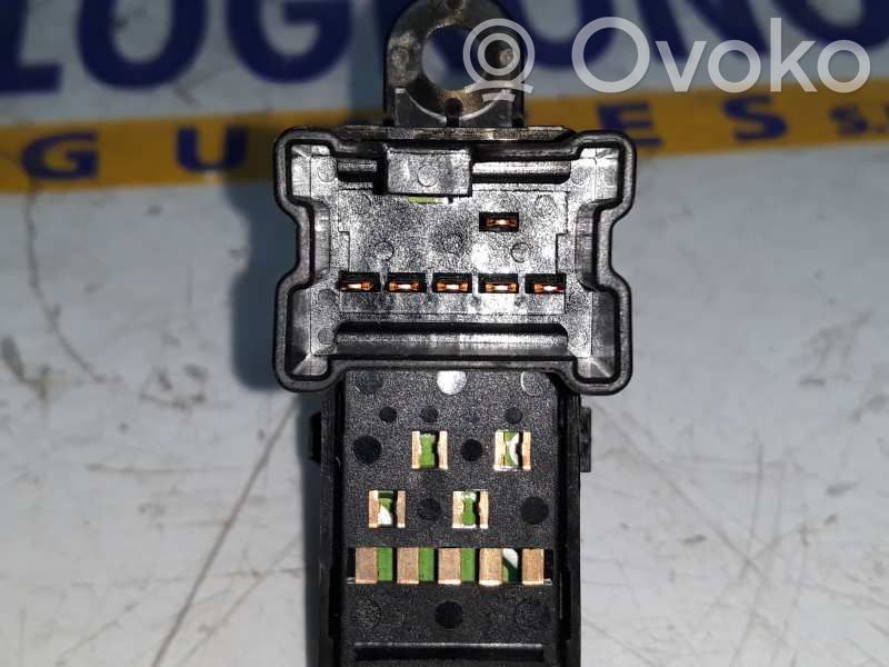Interrupteur commade lève-vitre   25411EA00A,25411EA00A