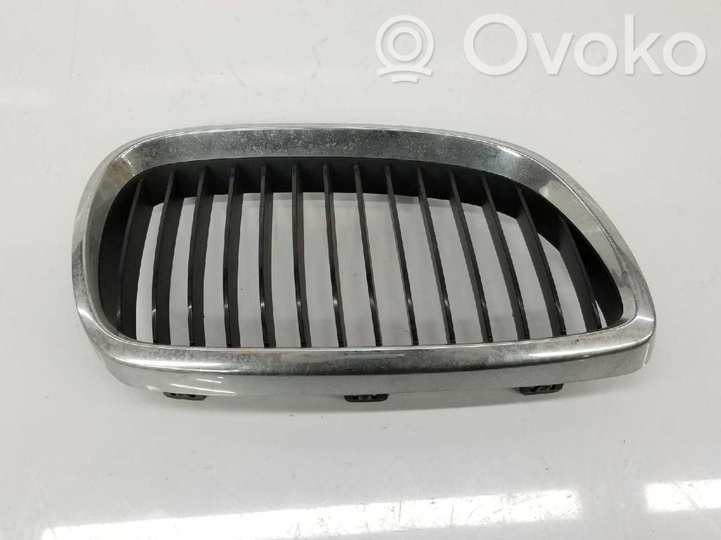 BMW 3 E92 E93 Grotelės priekinės 