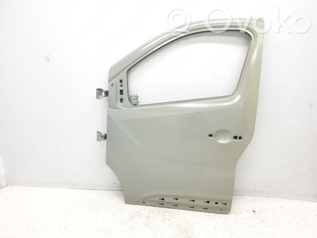 Renault Trafic III (X82) Puerta delantera 