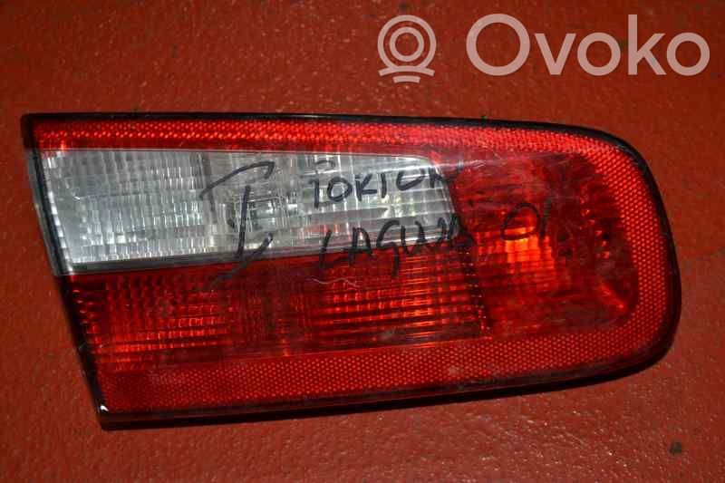 Renault Laguna II Aizmugurējais lukturis virsbūvē 