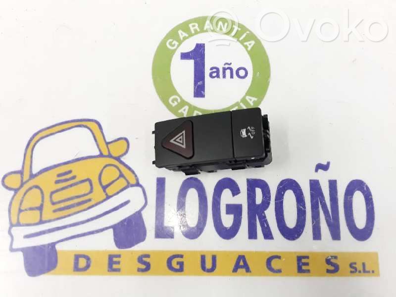 Mercedes-Benz E W212 Botón interruptor de luz de peligro 
