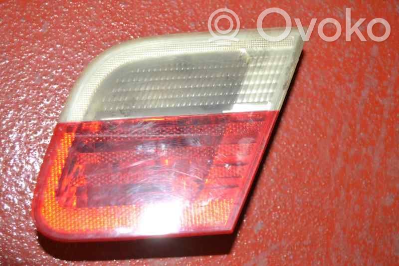 BMW 3 E46 Lampă spate în capacul portbagajului 