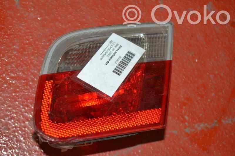 BMW 3 E46 Lampă spate în capacul portbagajului 