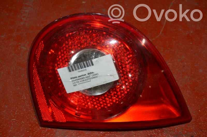 Volkswagen Golf V Feux arrière sur hayon 