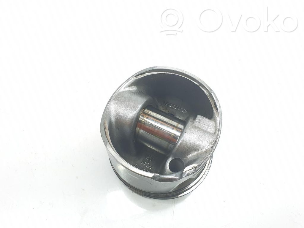 Volvo XC90 Piston 