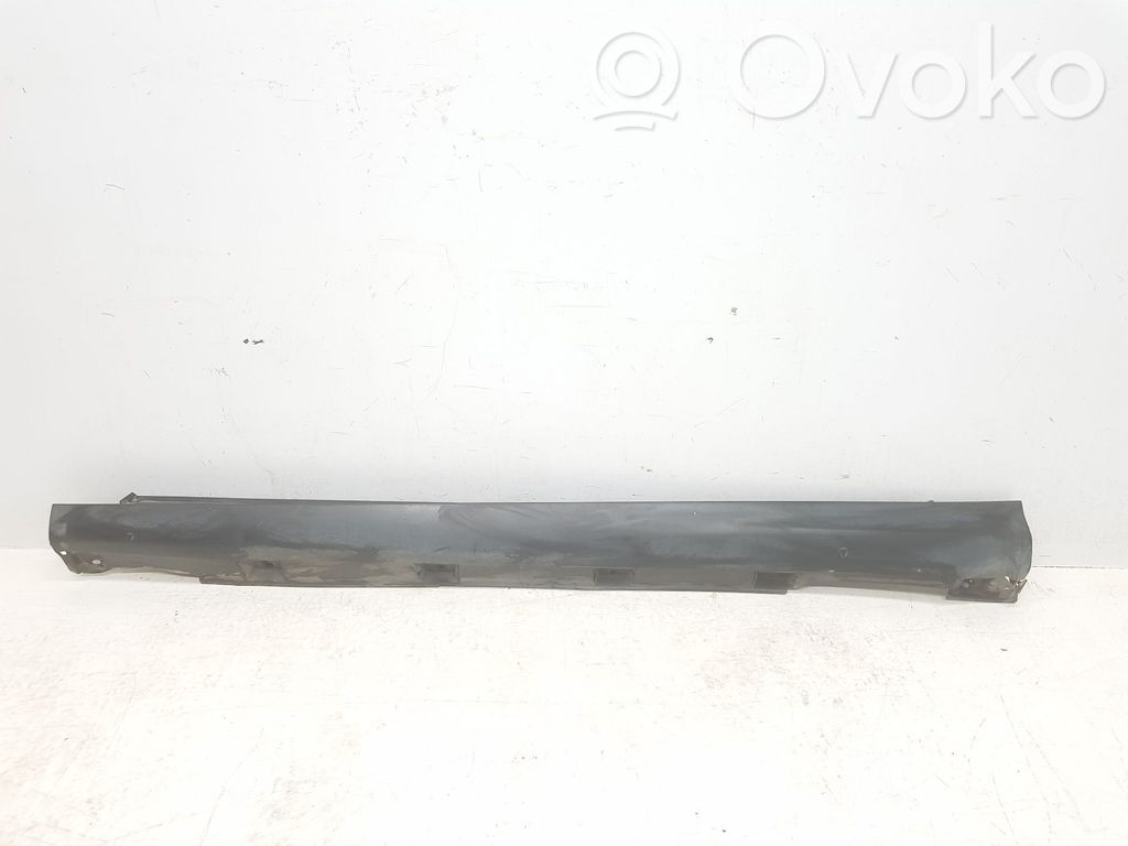 Ford Focus Kynnyksen/sivuhelman lista 