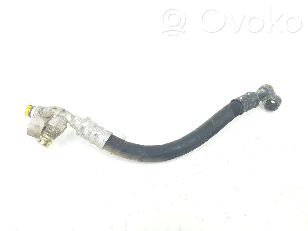 BMW 3 E46 Ilmastointilaitteen putki (A/C) 