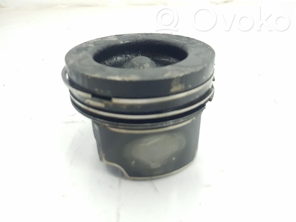Mazda CX-5 Piston 