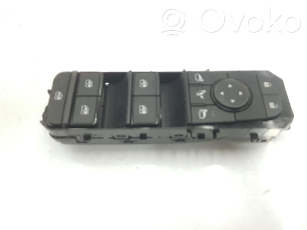 Nissan Qashqai J12 Przyciski szyb 