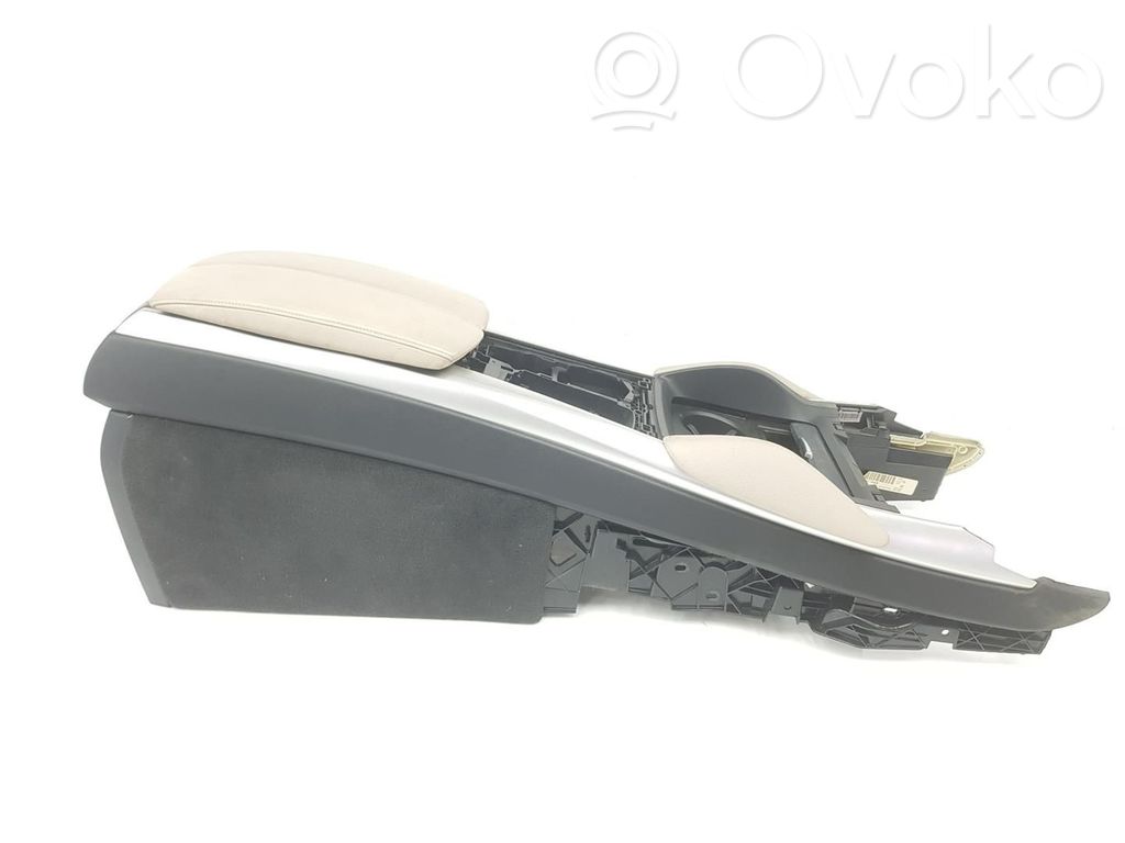 BMW X6 E71 Armrest 
