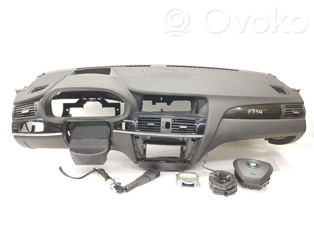 BMW X3 F25 Set planșă bord cu airbag