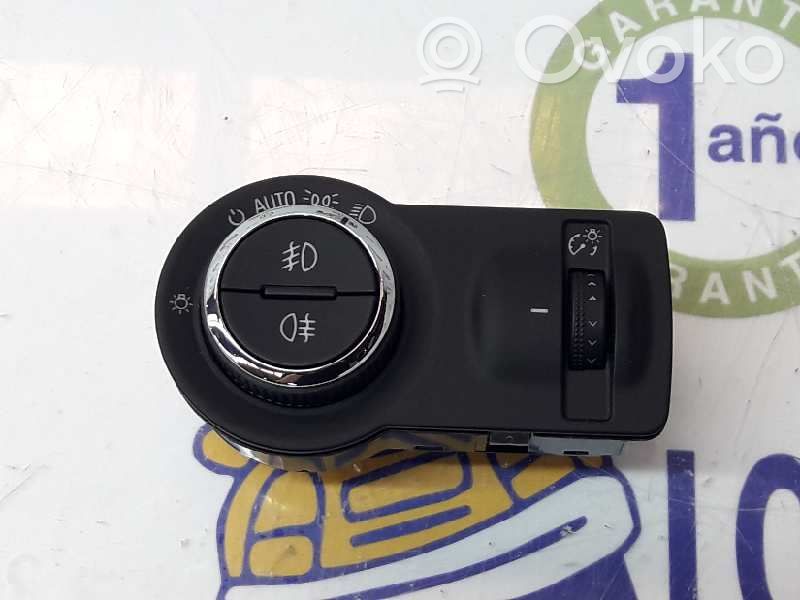 Opel Astra J Light switch 