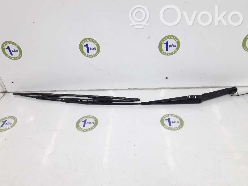 BMW X3 E83 Front wiper blade arm 