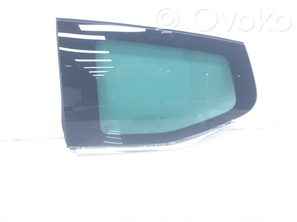 Peugeot 5008 Vetro del finestrino della portiera posteriore 