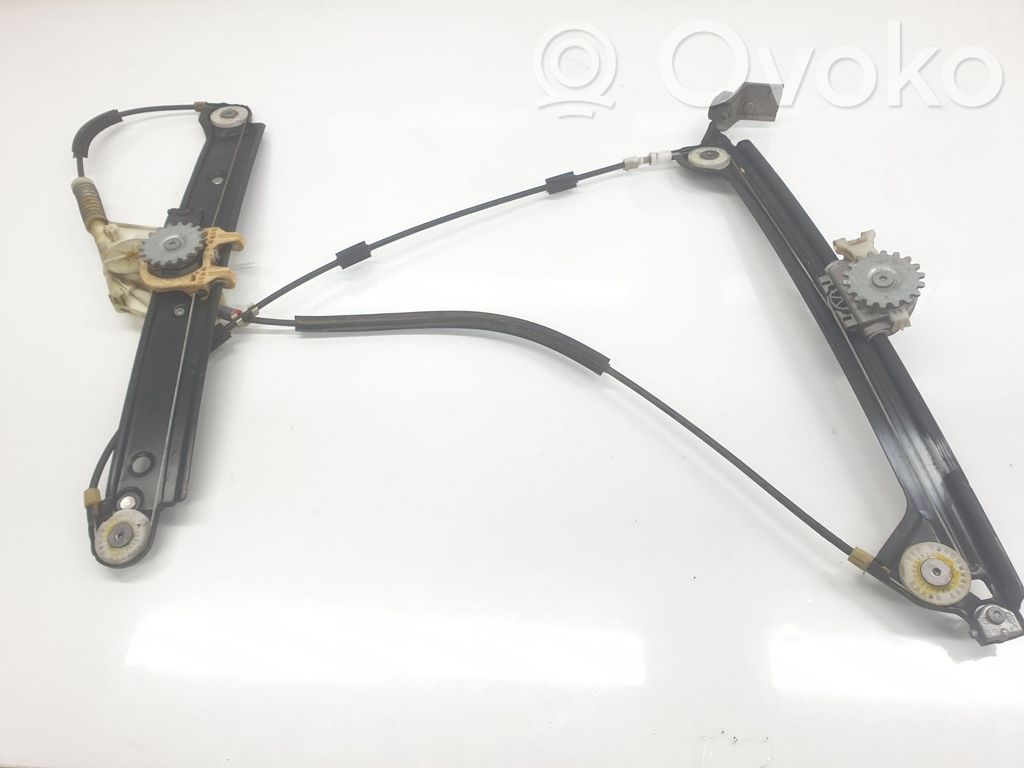BMW 1 E81 E87 Front door electric window regulator 