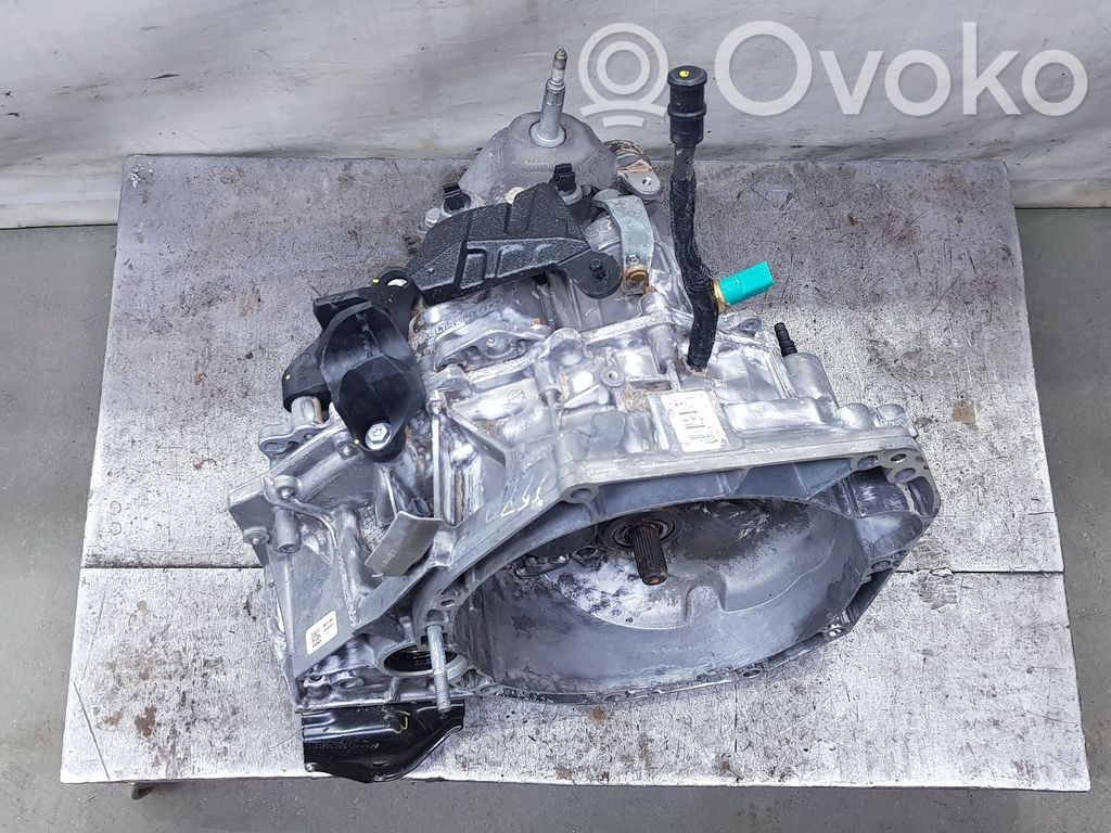 Dacia Sandero Manual 5 speed gearbox 