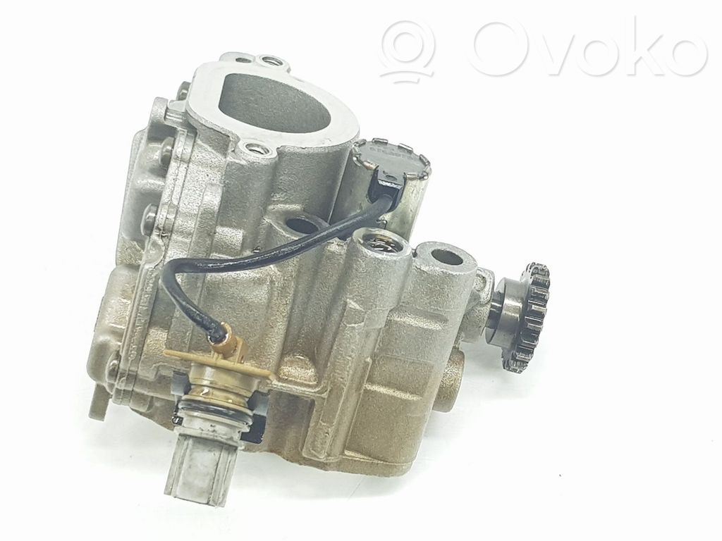 Renault Clio IV Bomba de aceite 