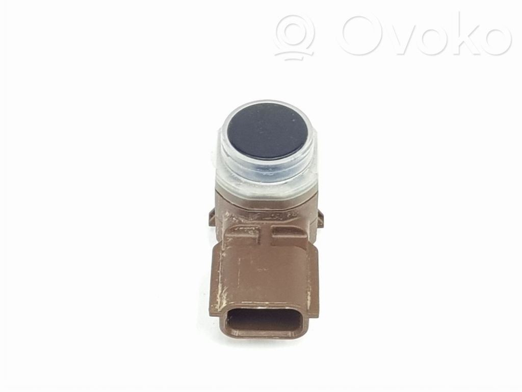 Dacia Sandero Uchwyt przedniego czujnika parkowania PDC