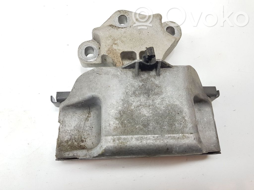 Engine mount bracket   2N0199555K,2N0199555K