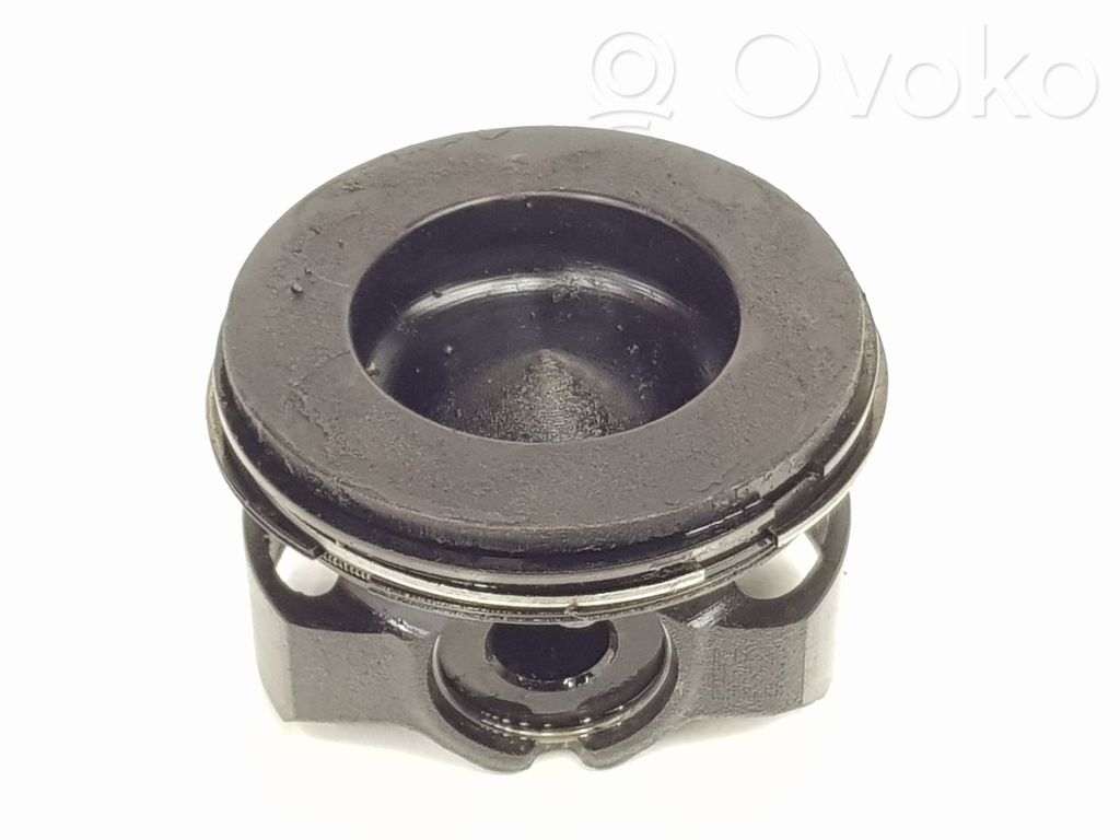Renault Master III Piston 