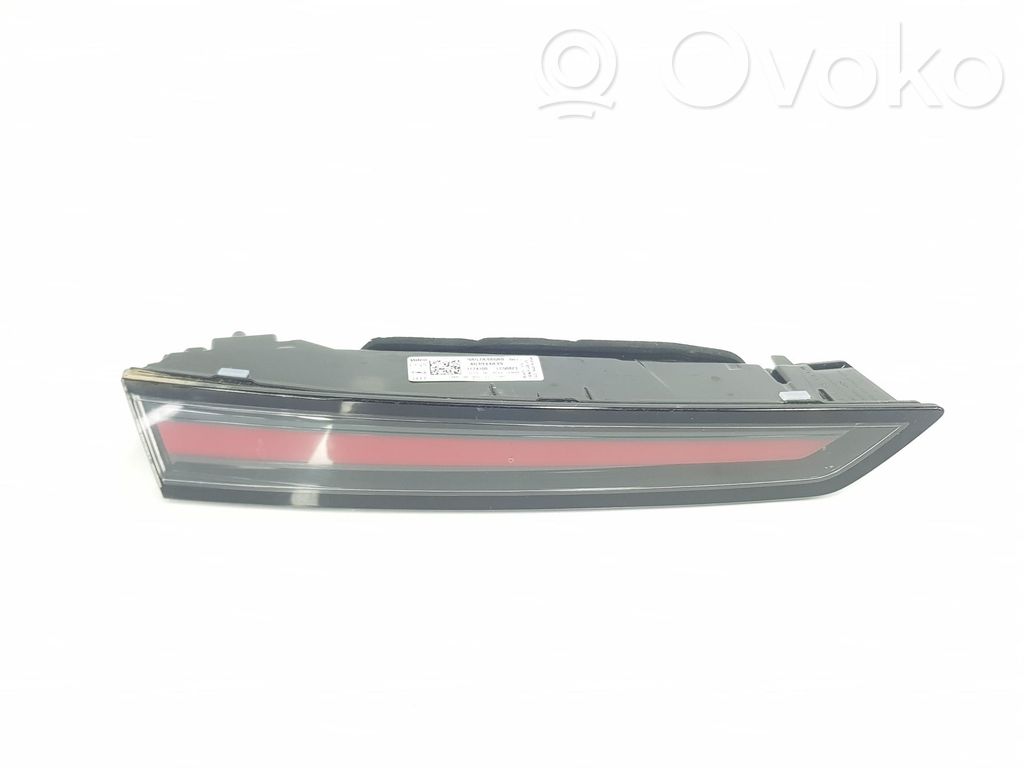 Opel Astra L Lampy tylnej klapy bagażnika 