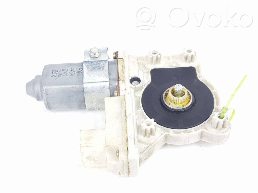 BMW 7 E65 E66 Front door window regulator motor 