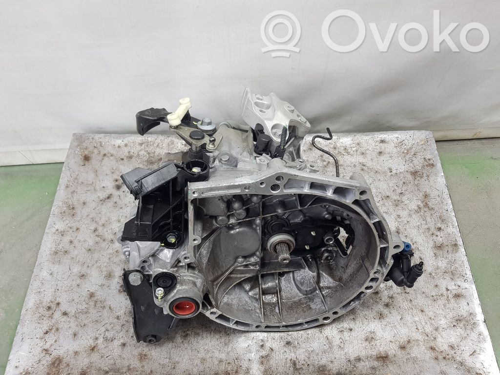 Opel Crossland X Cutie viteze manuală cu 5 trepte 