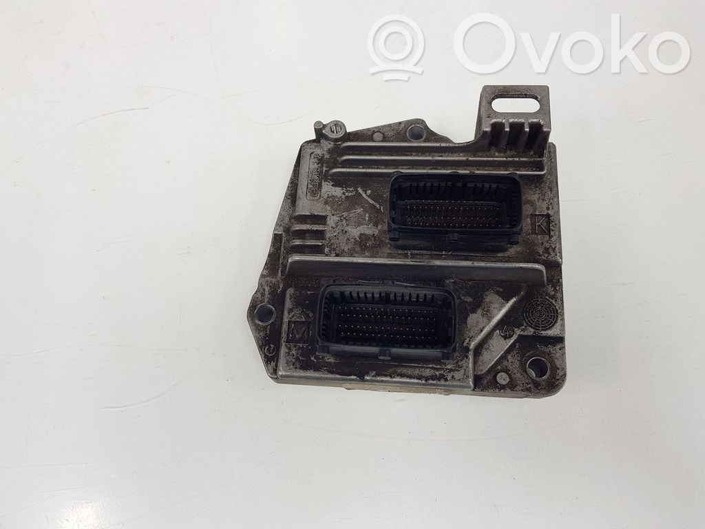 Opel Astra H Unidad de control/módulo del motor 