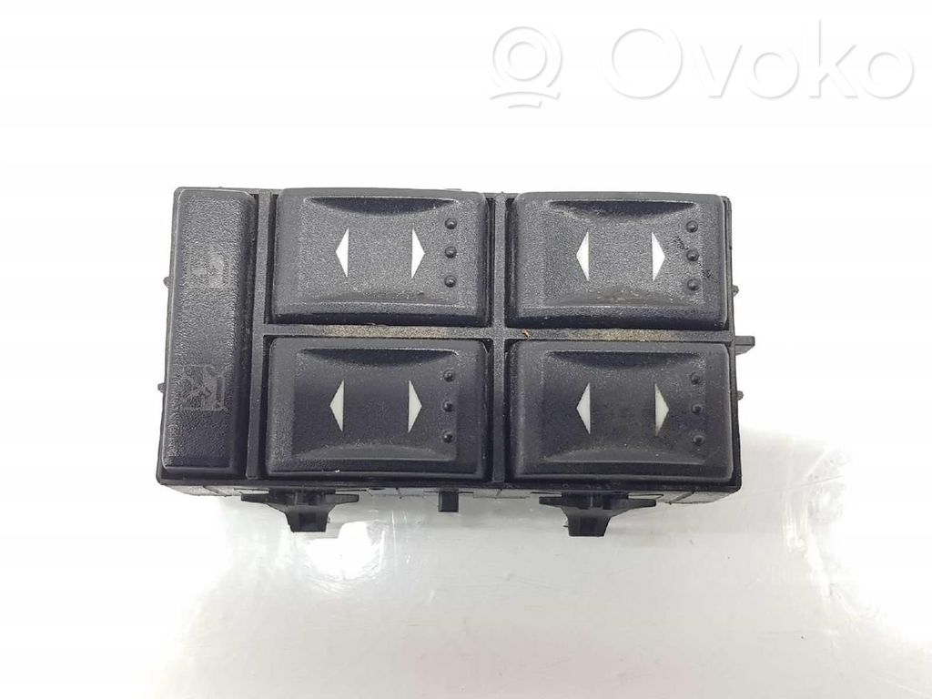 Ford Mondeo Mk III Interrupteur commade lève-vitre 