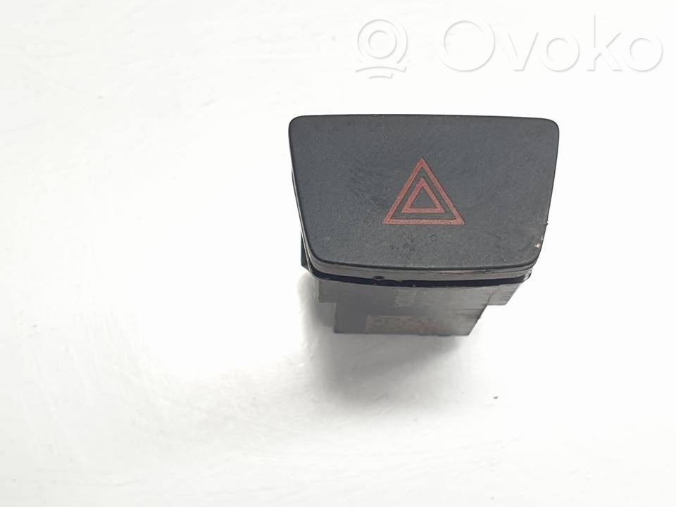 DS Automobiles 7 Crossback Hazard light switch 