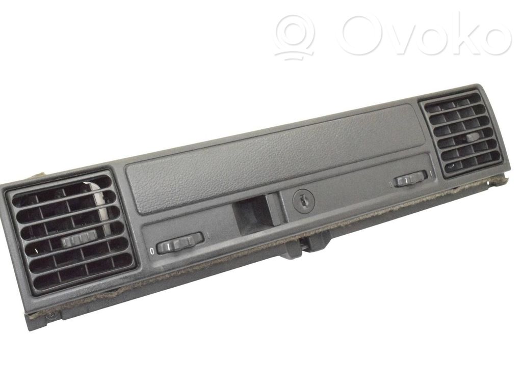 BMW 3 E36 Kita panelės detalė 