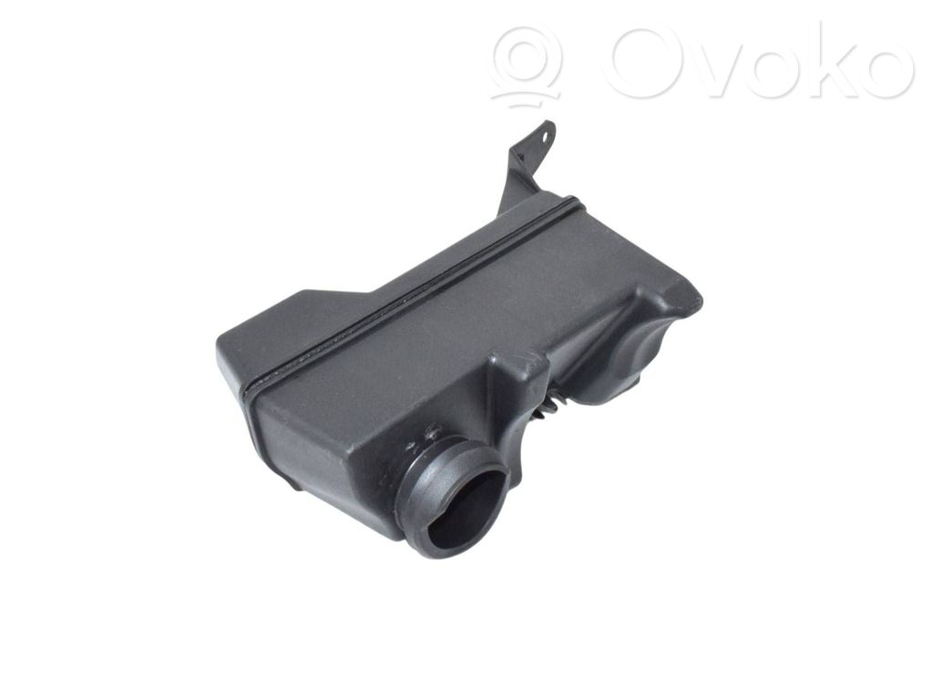 BMW 5 E39 Air intake duct part 