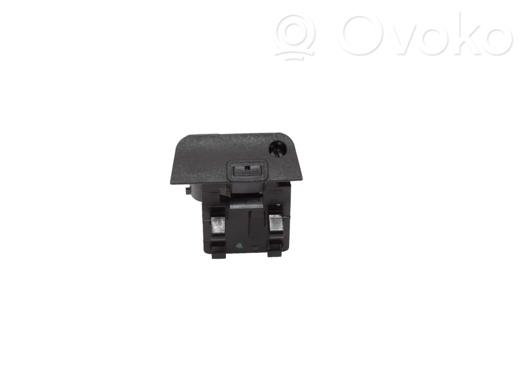 BMW X5 E70 Windshield washer spray nozzle 
