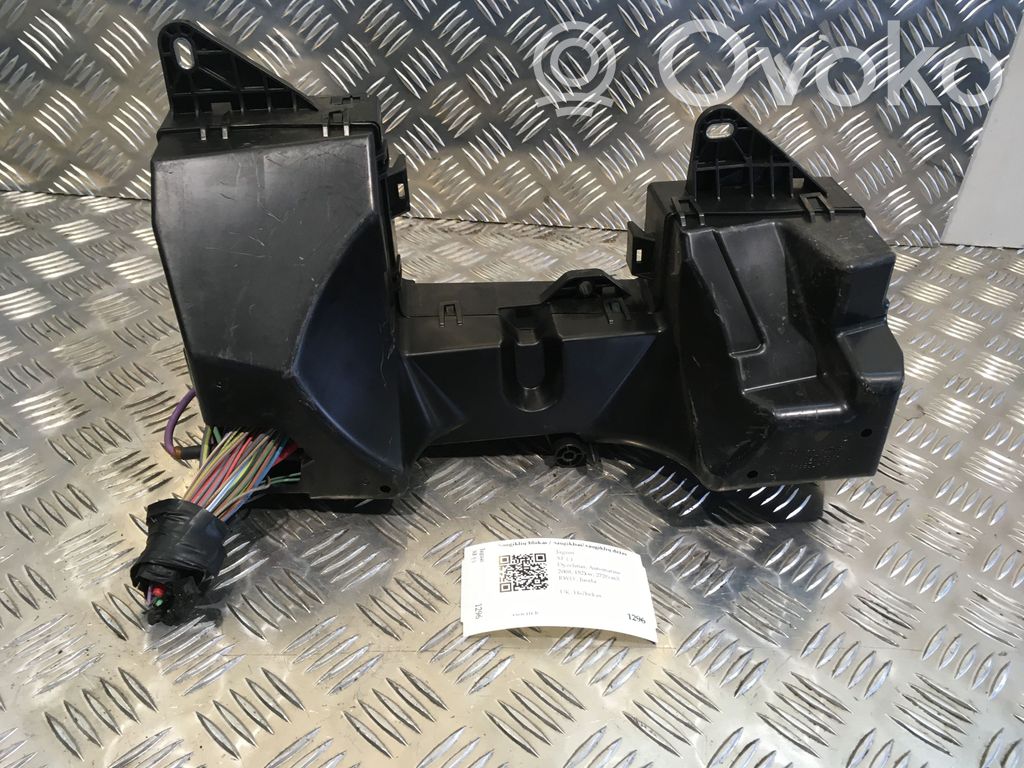 Jaguar XF Fuse module 