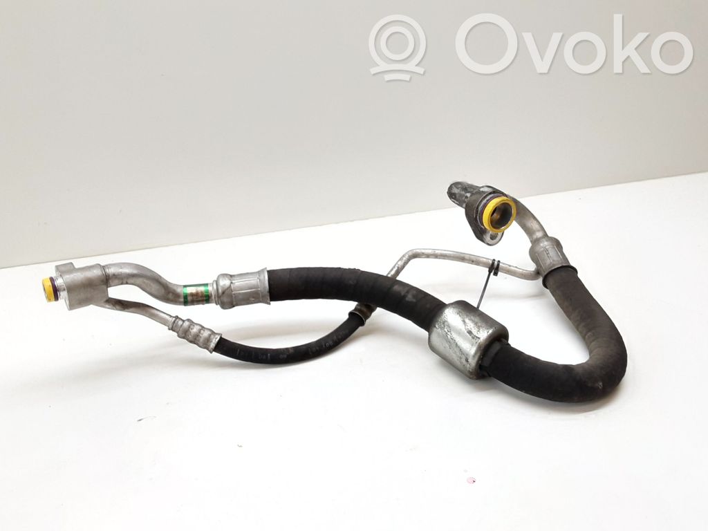 BMW 3 E90 E91 Ilmastointilaitteen putki (A/C) 