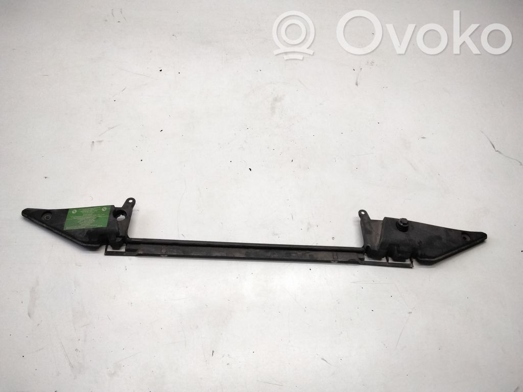 BMW X5 E53 Viršutinė dalis radiatorių panelės (televizoriaus) 