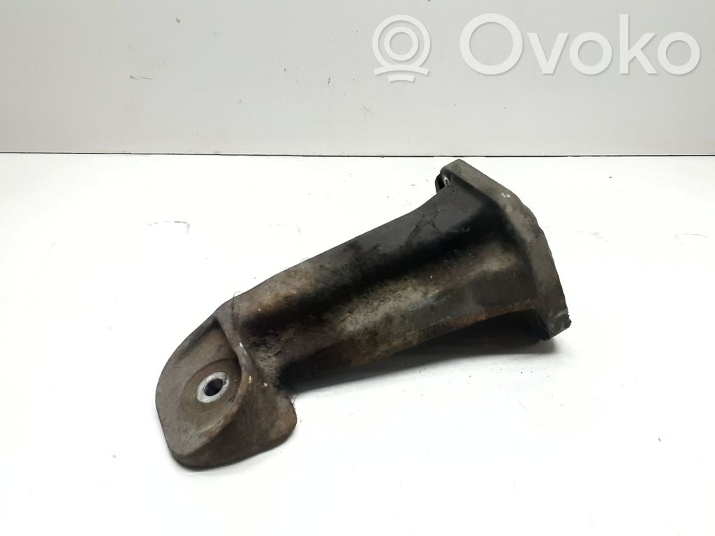 BMW X5 E53 Engine mounting bracket 