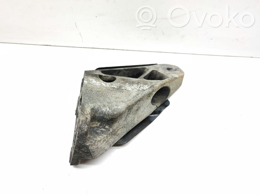 BMW X3 E83 Engine mounting bracket 