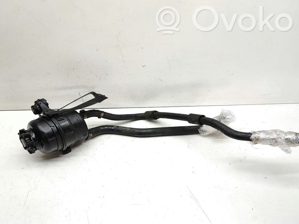 BMW 5 E60 E61 Ohjaustehostimen nestesäiliö 