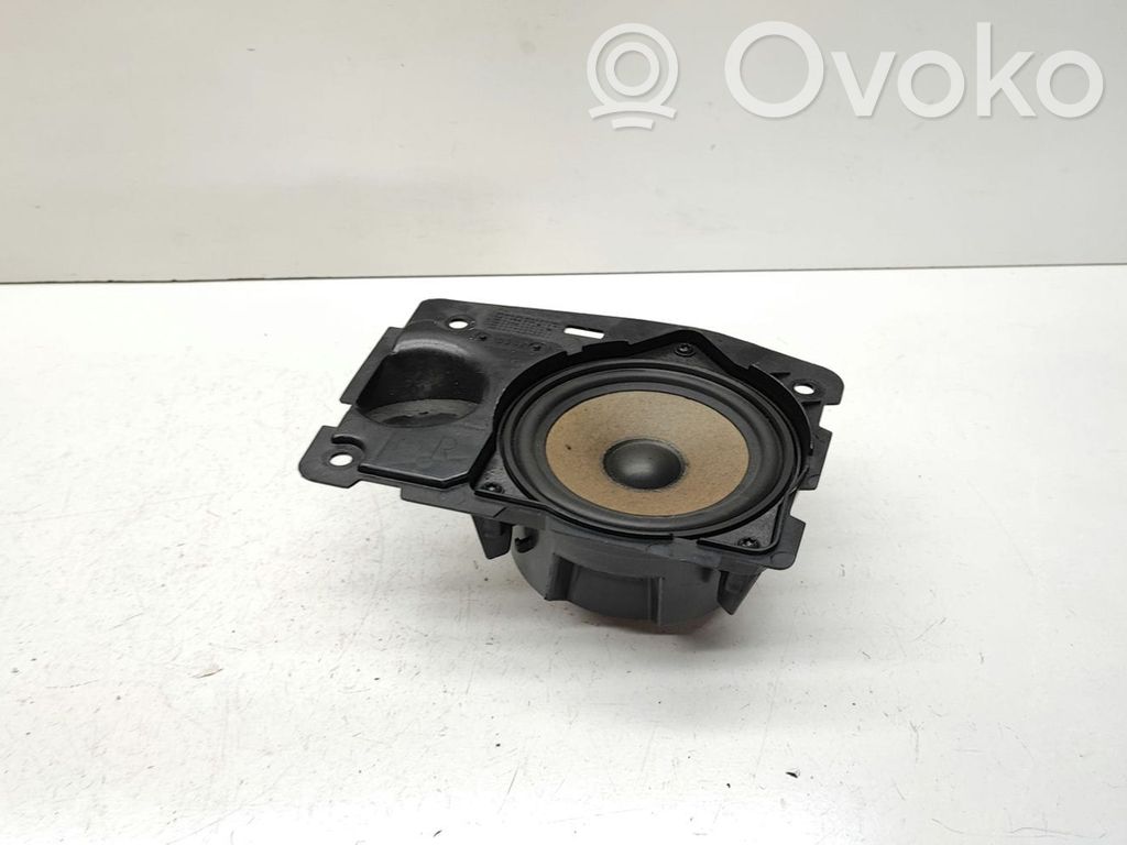 BMW 7 E65 E66 Takaoven kaiutin 