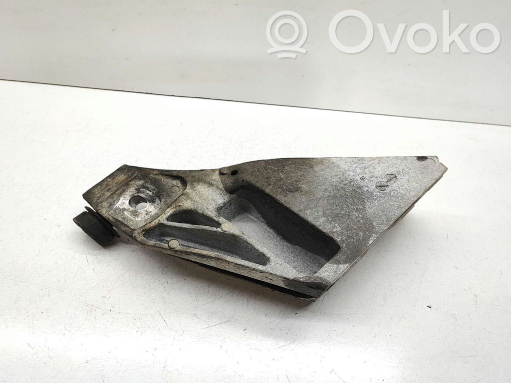 BMW X5 E70 Engine mounting bracket 