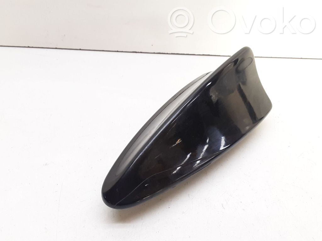 BMW X3 E83 GPS-pystyantenni 