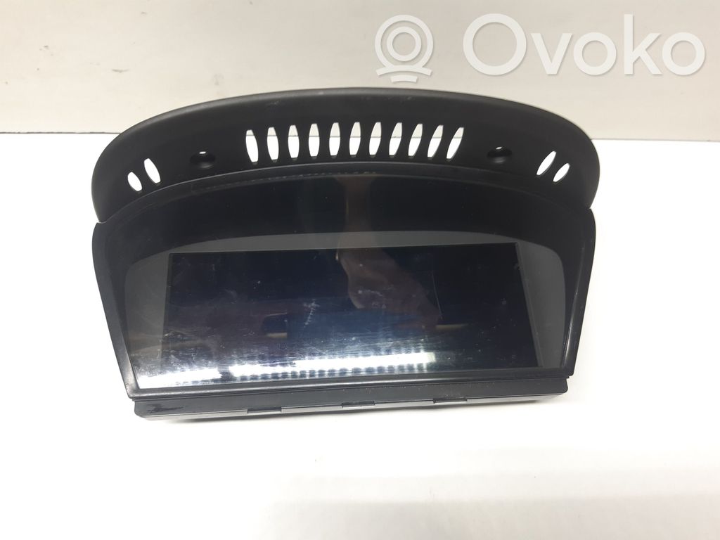 Screen/display/small screen   9151978,65829151978