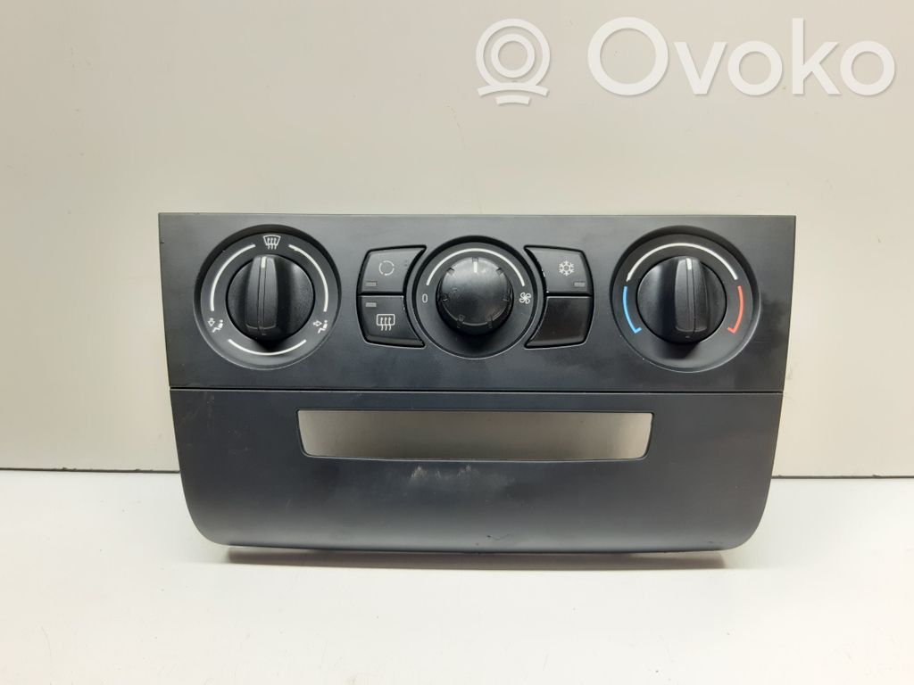BMW 1 E81 E87 Oro kondicionieriaus/ klimato/ pečiuko valdymo blokas (salone) 