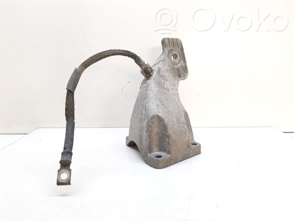 BMW 5 E60 E61 Engine mounting bracket 